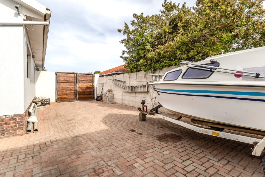 4 Bedroom Property for Sale in Protea Heights Western Cape